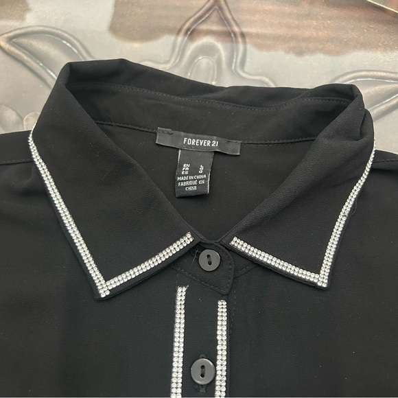 💎Forever 21 Black Button-Up Shirt with Rhinestome Trim Large NWOT - Picture 3 of 7